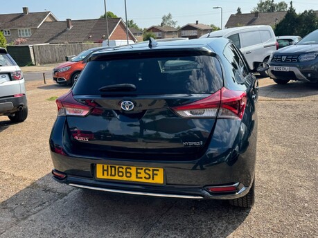 Toyota Auris 1.8 VVT-h Design CVT Euro 6 (s/s) 5dr (Safety Sense) 7