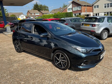 Toyota Auris 1.8 VVT-h Design CVT Euro 6 (s/s) 5dr (Safety Sense) 11