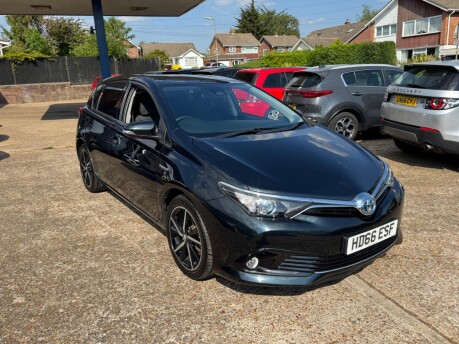 Toyota Auris 1.8 VVT-h Design CVT Euro 6 (s/s) 5dr (Safety Sense) 12