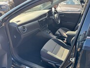 Toyota Auris 1.8 VVT-h Design CVT Euro 6 (s/s) 5dr (Safety Sense) 14