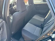 Toyota Auris 1.8 VVT-h Design CVT Euro 6 (s/s) 5dr (Safety Sense) 16