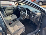 Toyota Auris 1.8 VVT-h Design CVT Euro 6 (s/s) 5dr (Safety Sense) 21