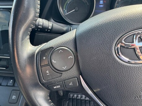 Toyota Auris 1.8 VVT-h Design CVT Euro 6 (s/s) 5dr (Safety Sense) 26