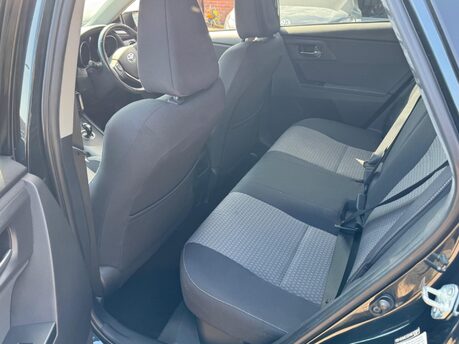 Toyota Auris 1.8 VVT-h Design CVT Euro 6 (s/s) 5dr (Safety Sense) 16