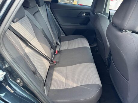 Toyota Auris 1.8 VVT-h Design CVT Euro 6 (s/s) 5dr (Safety Sense) 20