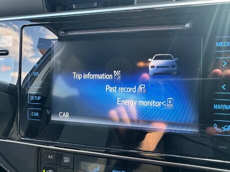 Toyota Auris 1.8 VVT-h Design CVT Euro 6 (s/s) 5dr (Safety Sense) 30