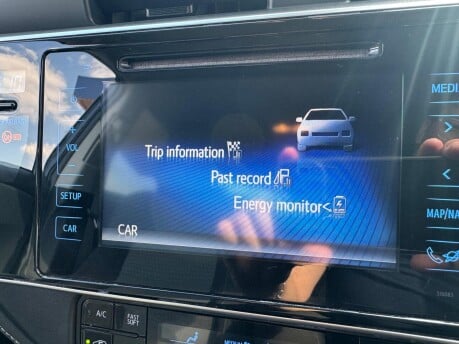 Toyota Auris 1.8 VVT-h Design CVT Euro 6 (s/s) 5dr (Safety Sense) 30