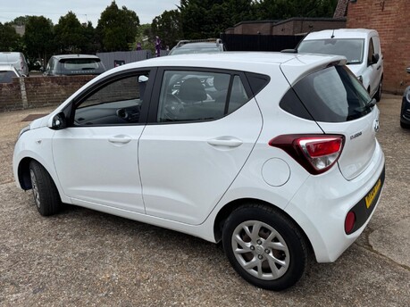 Hyundai i10 1.0 SE Euro 6 5dr 4