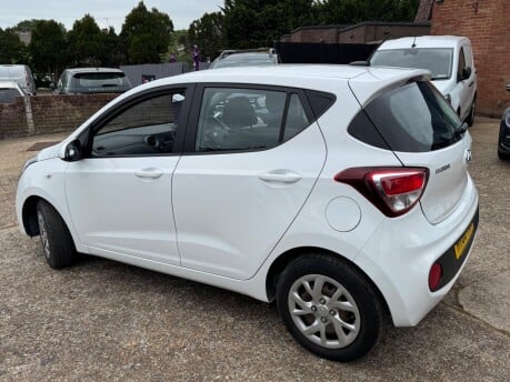 Hyundai i10 1.0 SE Euro 6 5dr 4
