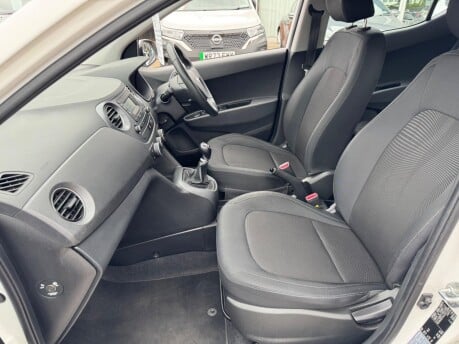Hyundai i10 1.0 SE Euro 6 5dr 16
