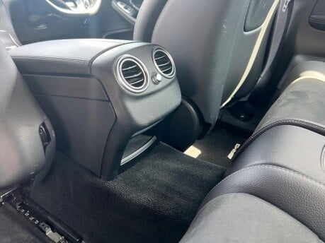 Mercedes-Benz C Class C 300 AMG LINE 21