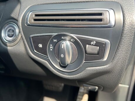 Mercedes-Benz C Class C 300 AMG LINE 33