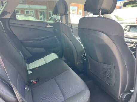 Hyundai TUCSON GDI SE NAV BLUE DRIVE 16