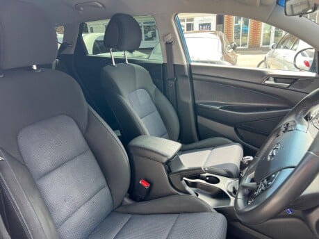 Hyundai TUCSON GDI SE NAV BLUE DRIVE 18