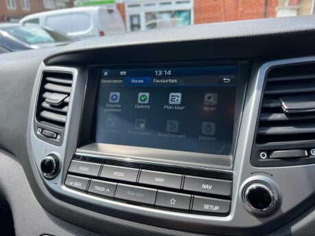 Hyundai TUCSON GDI SE NAV BLUE DRIVE 32