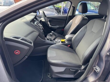 Ford Focus 1.6T EcoBoost Titanium X Euro 5 (s/s) 5dr 16