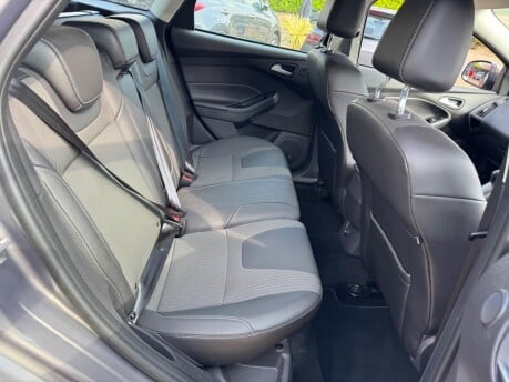Ford Focus 1.6T EcoBoost Titanium X Euro 5 (s/s) 5dr 21
