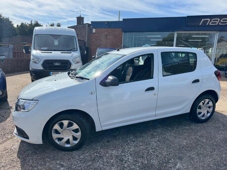 Dacia Sandero 1.0 SCe Essential Euro 6 5dr 3