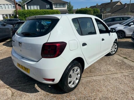 Dacia Sandero 1.0 SCe Essential Euro 6 5dr 9