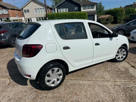 Dacia Sandero 1.0 SCe Essential Euro 6 5dr 10