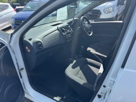 Dacia Sandero 1.0 SCe Essential Euro 6 5dr 14