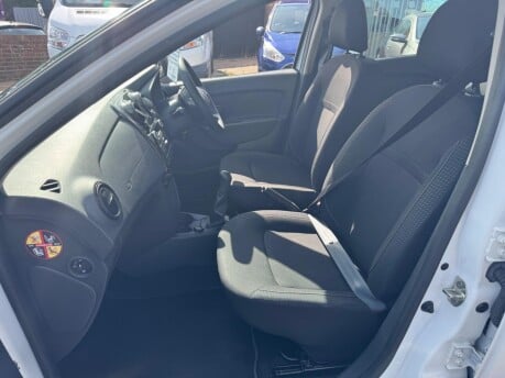 Dacia Sandero 1.0 SCe Essential Euro 6 5dr 15