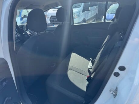 Dacia Sandero 1.0 SCe Essential Euro 6 5dr 16