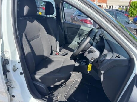 Dacia Sandero 1.0 SCe Essential Euro 6 5dr 22