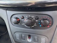Dacia Sandero 1.0 SCe Essential Euro 6 5dr 26