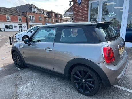 Mini Hatch 2.0 Cooper S Auto Euro 6 (s/s) 3dr 7