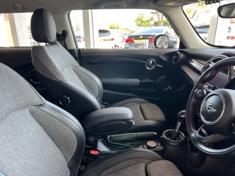 Mini Hatch 2.0 Cooper S Auto Euro 6 (s/s) 3dr 16