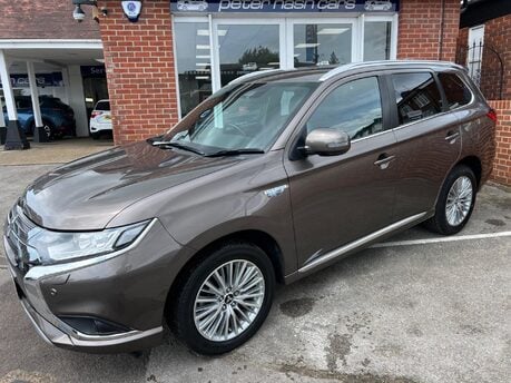 Mitsubishi Outlander 2.4h TwinMotor 13.8kWh Dynamic Safety SUV 5dr Petrol Plug-in Hybrid CVT 4WD 5
