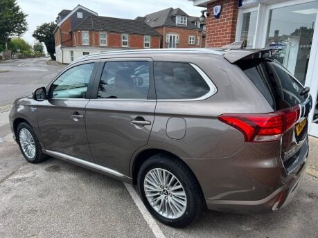 Mitsubishi Outlander 2.4h TwinMotor 13.8kWh Dynamic Safety SUV 5dr Petrol Plug-in Hybrid CVT 4WD 7