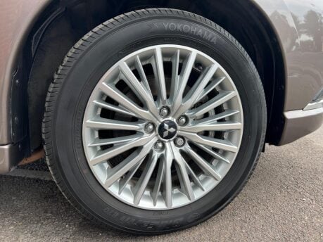 Mitsubishi Outlander 2.4h TwinMotor 13.8kWh Dynamic Safety SUV 5dr Petrol Plug-in Hybrid CVT 4WD 14