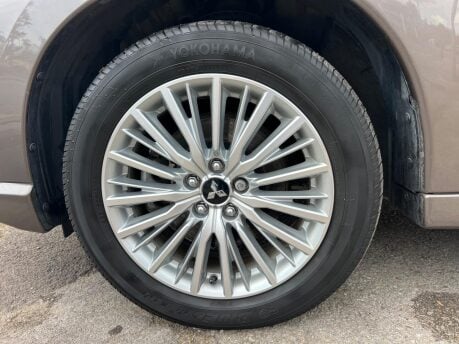 Mitsubishi Outlander 2.4h TwinMotor 13.8kWh Dynamic Safety SUV 5dr Petrol Plug-in Hybrid CVT 4WD 16