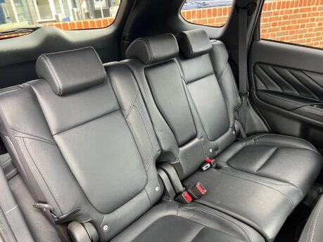 Mitsubishi Outlander 2.4h TwinMotor 13.8kWh Dynamic Safety SUV 5dr Petrol Plug-in Hybrid CVT 4WD 18