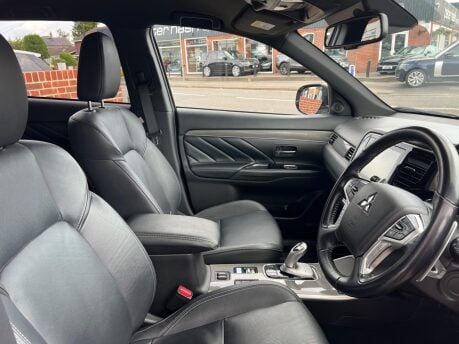 Mitsubishi Outlander 2.4h TwinMotor 13.8kWh Dynamic Safety SUV 5dr Petrol Plug-in Hybrid CVT 4WD 21