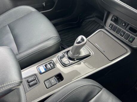 Mitsubishi Outlander 2.4h TwinMotor 13.8kWh Dynamic Safety SUV 5dr Petrol Plug-in Hybrid CVT 4WD 24
