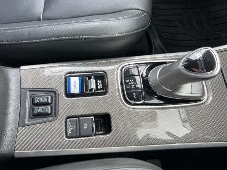Mitsubishi Outlander 2.4h TwinMotor 13.8kWh Dynamic Safety SUV 5dr Petrol Plug-in Hybrid CVT 4WD 25