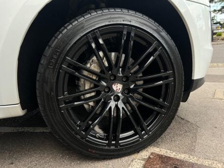 Porsche Macan 3.0 TD V6 S PDK 4WD Euro 6 (s/s) 5dr 16