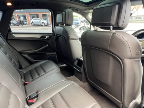 Porsche Macan 3.0 TD V6 S PDK 4WD Euro 6 (s/s) 5dr 22