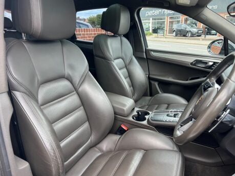Porsche Macan 3.0 TD V6 S PDK 4WD Euro 6 (s/s) 5dr 23
