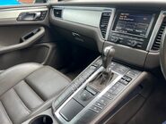 Porsche Macan 3.0 TD V6 S PDK 4WD Euro 6 (s/s) 5dr 29