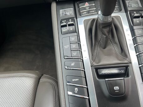 Porsche Macan 3.0 TD V6 S PDK 4WD Euro 6 (s/s) 5dr 31