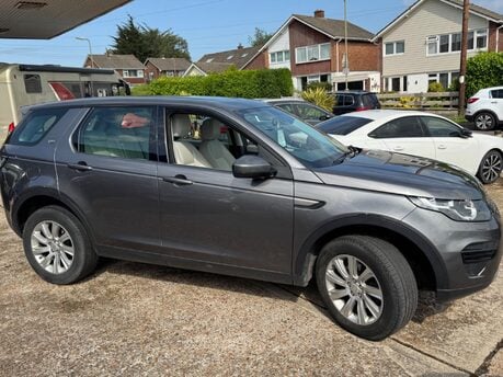 Land Rover Discovery Sport TD4 SE 10