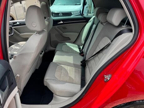 Volkswagen Golf GT TDI BLUEMOTION TECHNOLOGY 17