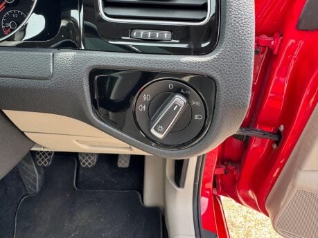 Volkswagen Golf GT TDI BLUEMOTION TECHNOLOGY 23