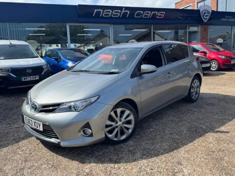 Toyota Auris EXCEL VVT-I 1