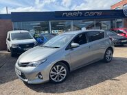 Toyota Auris EXCEL VVT-I 2