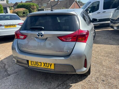 Toyota Auris EXCEL VVT-I 7